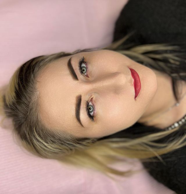 Moja cudowna❤️ odświeżona po około 2 latach. Komplet brwi i usta 👌 #pmu #pmuartist  #makijazpermanentny #permanentmakeup #katowice #brwipermanentne #ustapermanentne #pmulips #pmubrows
